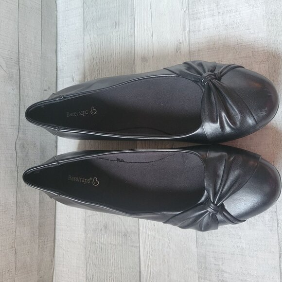 Baretraps Womens Black Slip-On Flats With Bow Accent Size 11M - Picture 1 of 5